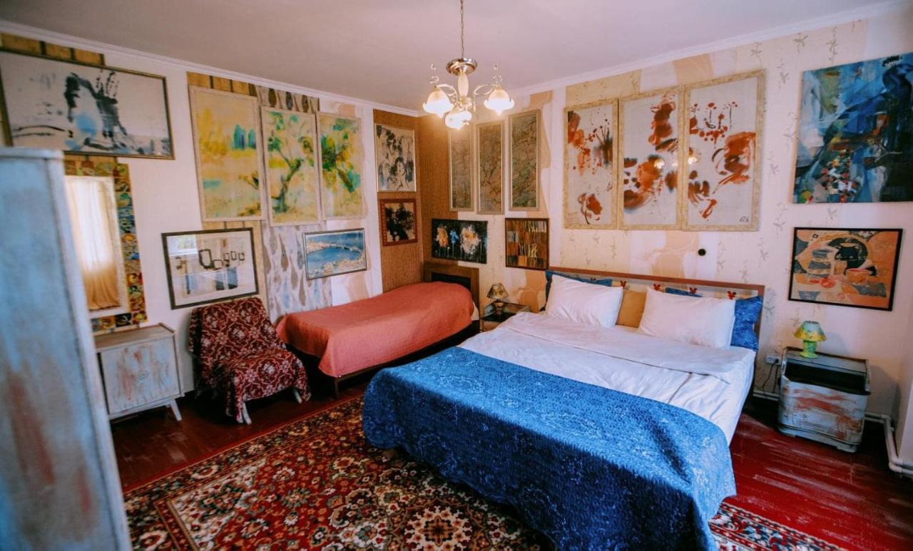 Artist'S House Hotel Tetritskaro Exterior photo